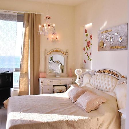 Sea View Beachfront Villa Maria 구베스 외부 사진