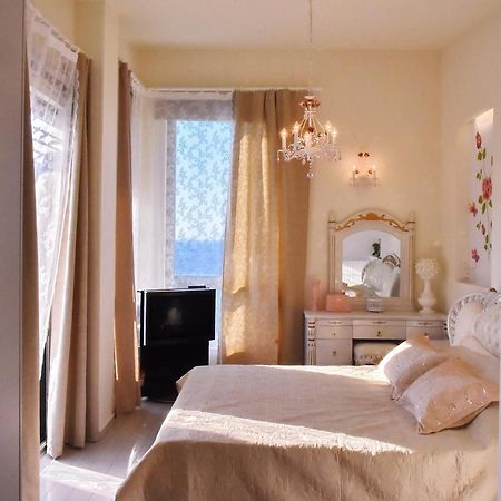 Sea View Beachfront Villa Maria 구베스 외부 사진