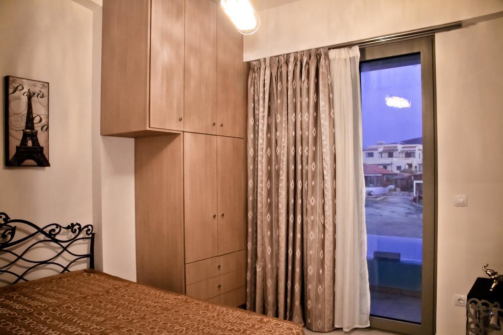 Sea View Beachfront Villa Maria 구베스 외부 사진