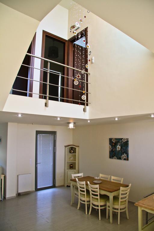 Sea View Beachfront Villa Maria 구베스 외부 사진