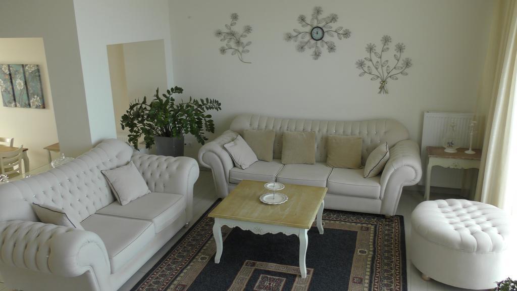 Sea View Beachfront Villa Maria 구베스 외부 사진