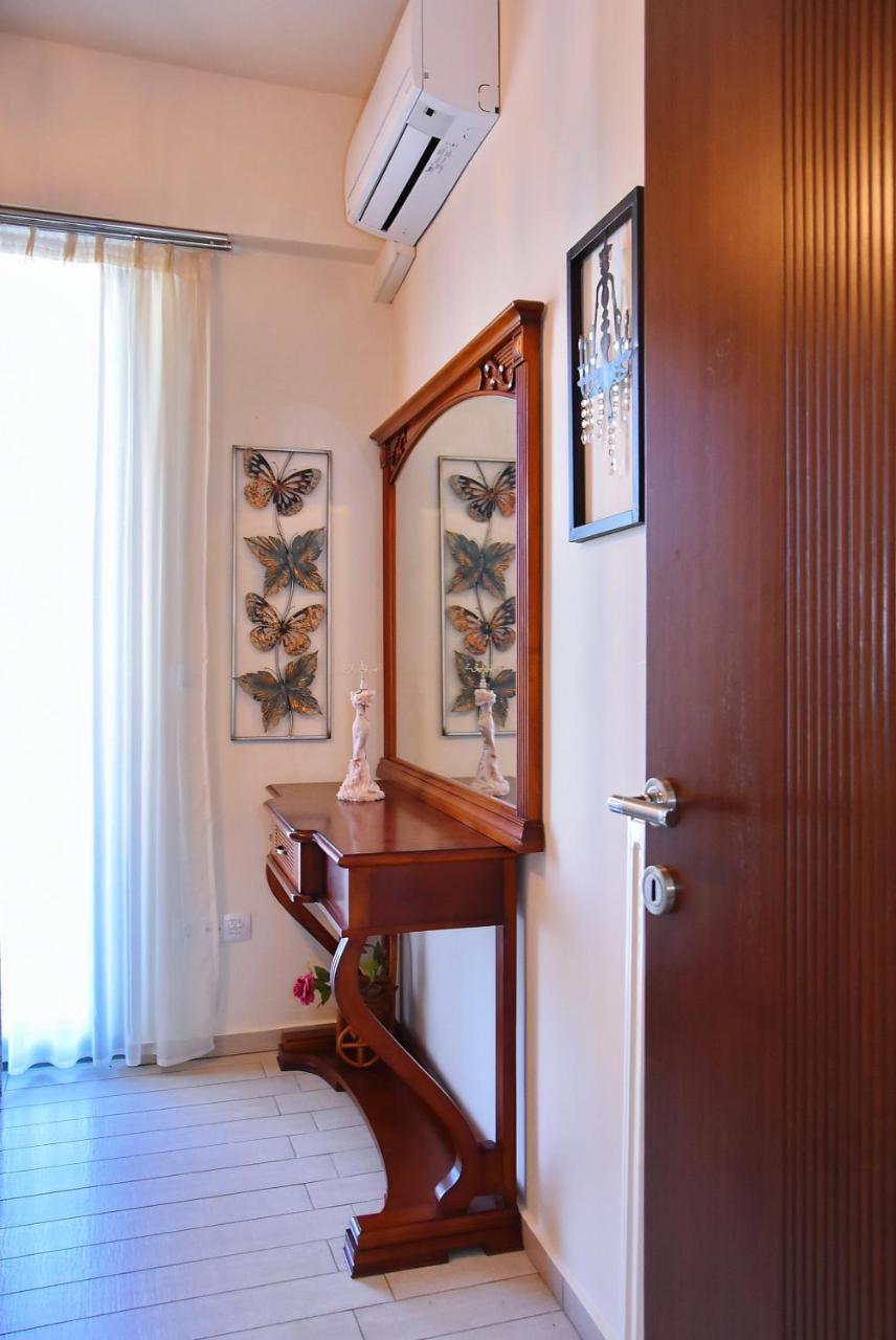 Sea View Beachfront Villa Maria 구베스 외부 사진