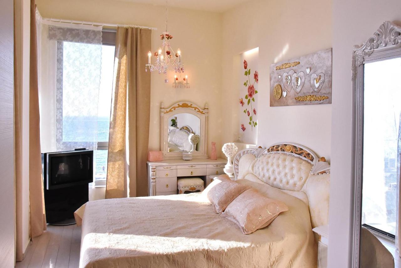 Sea View Beachfront Villa Maria 구베스 외부 사진