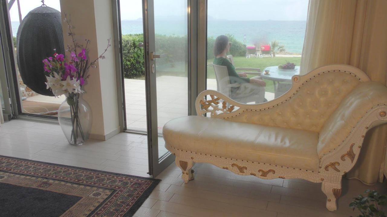 Sea View Beachfront Villa Maria 구베스 외부 사진