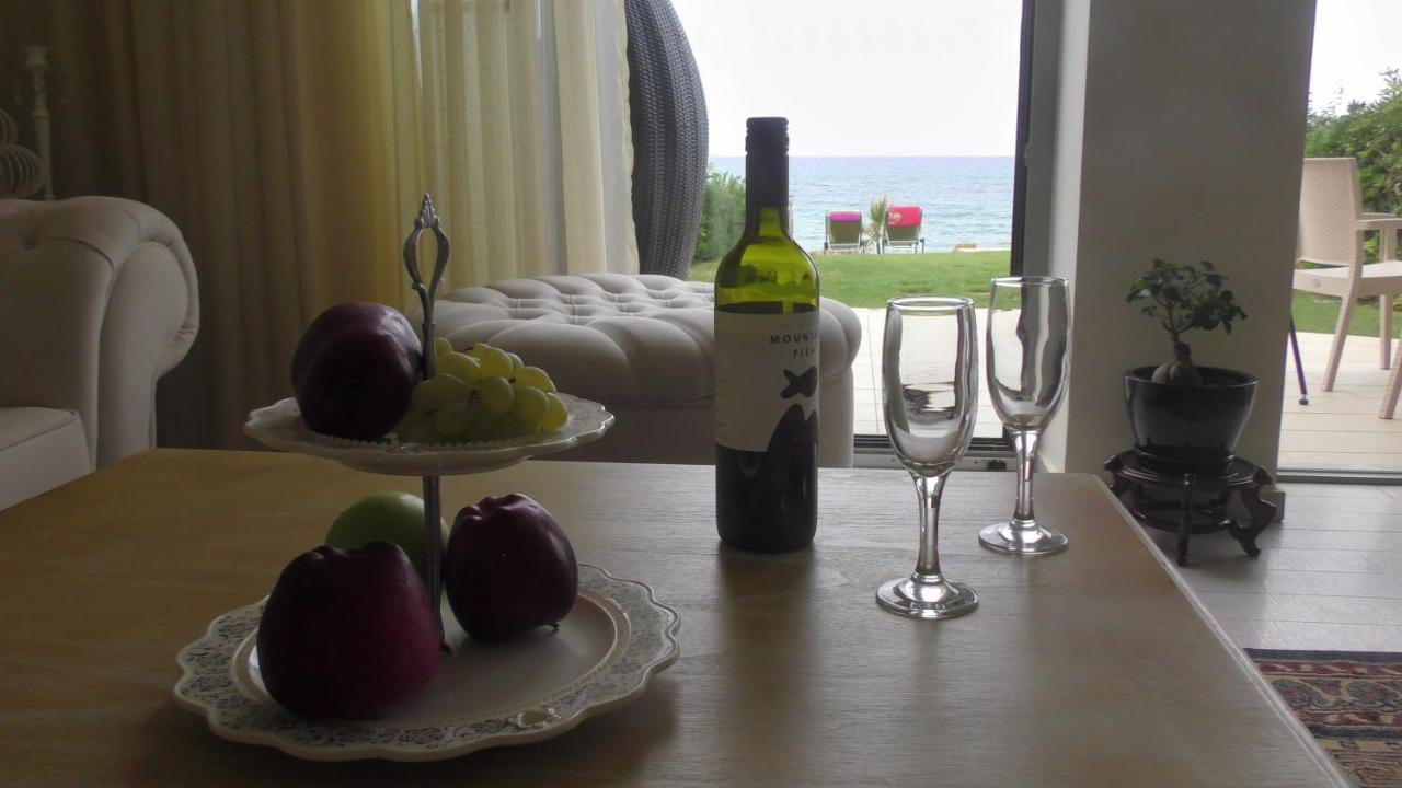 Sea View Beachfront Villa Maria 구베스 외부 사진