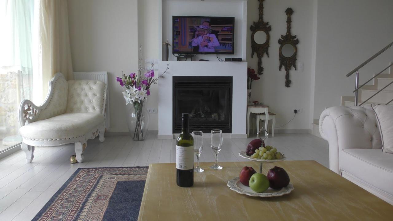 Sea View Beachfront Villa Maria 구베스 외부 사진